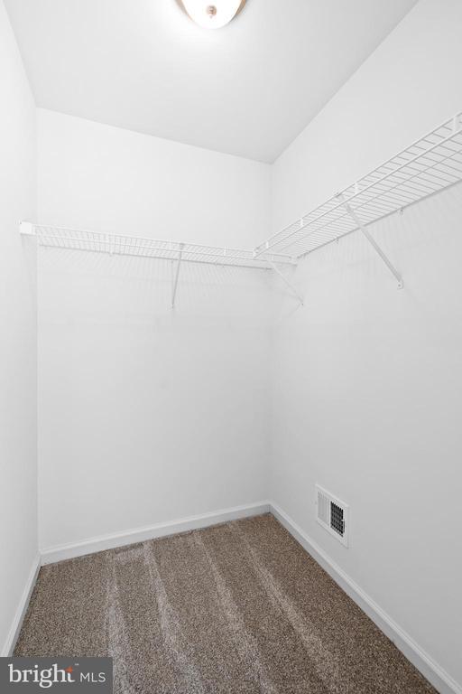 Building Photo - 478 Peleton St