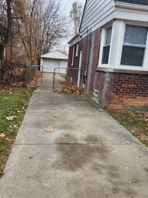 Building Photo - 16410 Edmore Dr