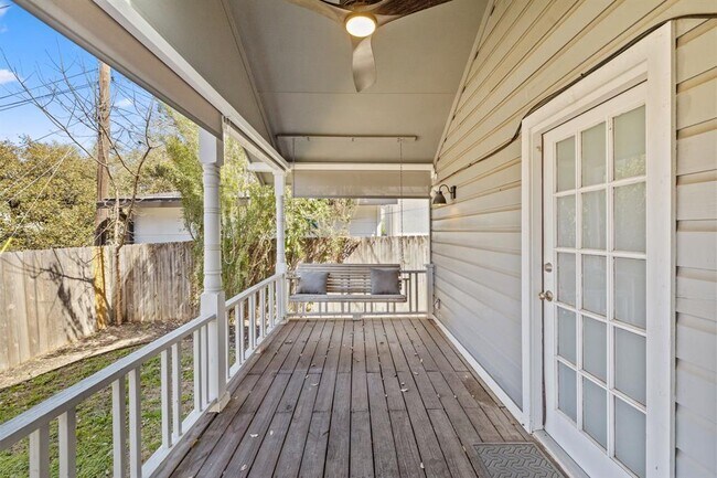 Building Photo - 1318 Bonham Terrace