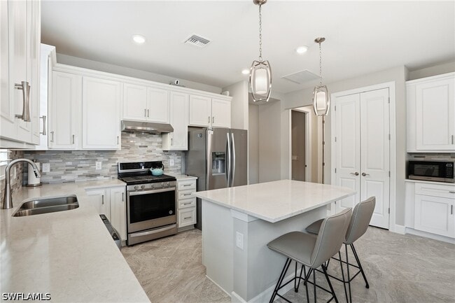 Building Photo - 12361 Canal Grande Dr