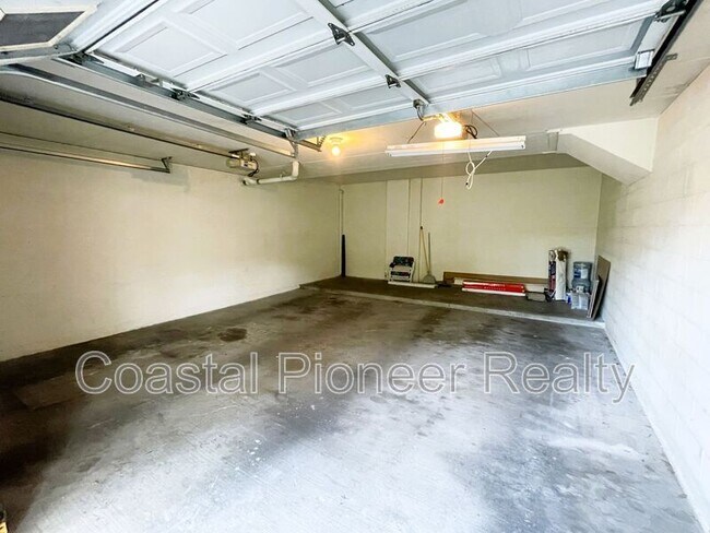 Building Photo - 614 Seascape Wy