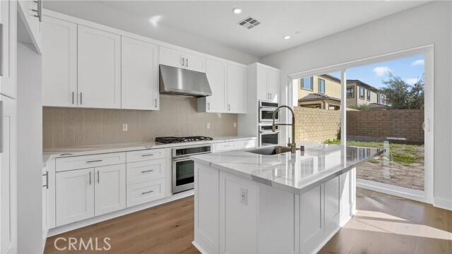 Building Photo - 107 Pansy