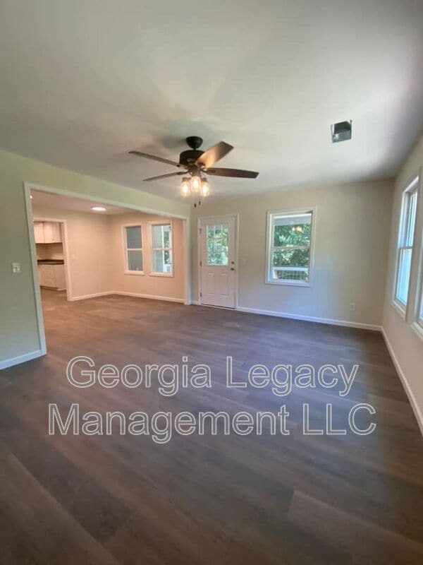 Building Photo - 140 Henry Meyer Rd