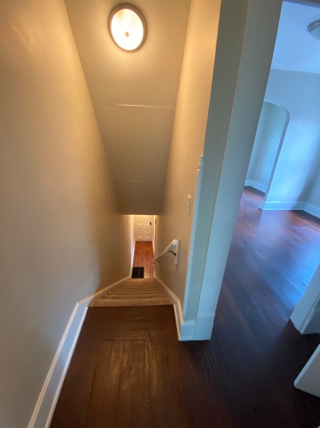 Building Photo - 638 S Pearl St