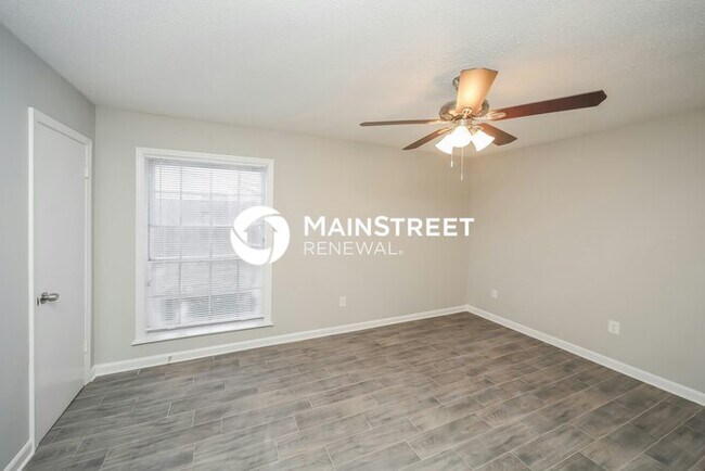 Building Photo - 4 Bedroom Pet-Friendly Home in MEMPHIS, TN with Main Street Renewal
