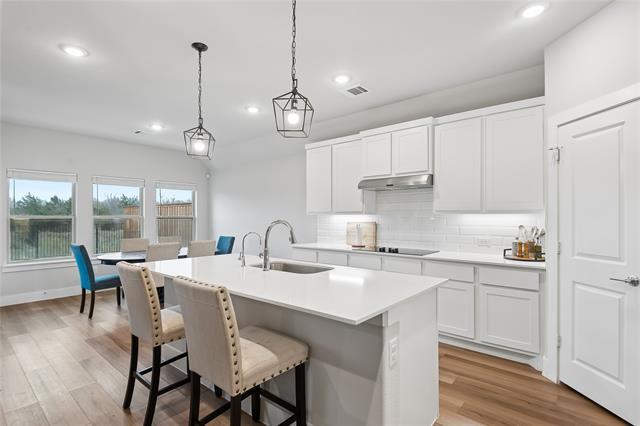Building Photo - 215 Frio Dr