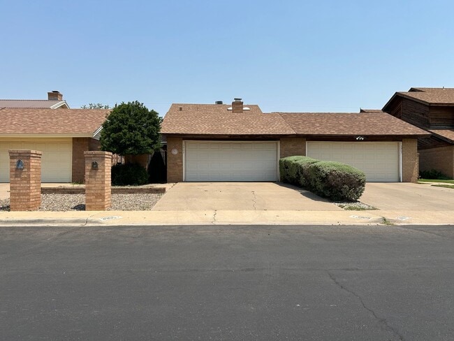 Primary Photo - Two Story Townhouse in Esmond Estates
