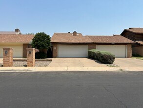 Building Photo - Two Story Townhouse in Esmond Estates