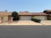 Building Photo - Two Story Townhouse in Esmond Estates