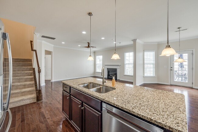 Building Photo - "Spacious 4-Bedroom Retreat with 3 Full Ba...
