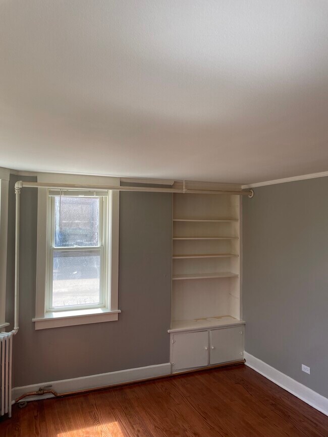 Living Room - 1314 Dewey Ave