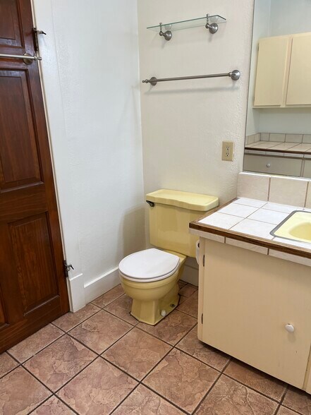 Bathroom - 1112 N Wahsatch Ave