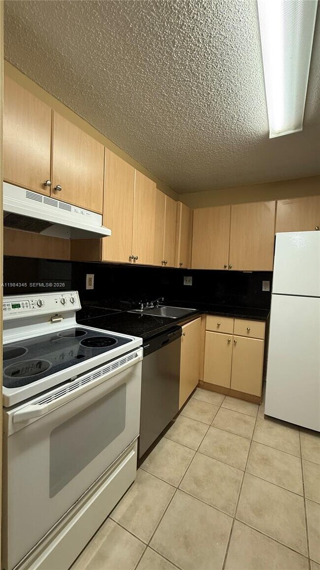 Building Photo - 7210 NW 179th St