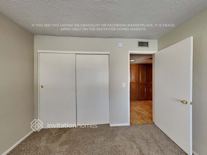 Building Photo - 5142 W Echo Ln