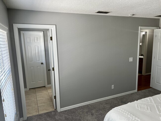 Building Photo - 2060 Cypress Bay Blvd