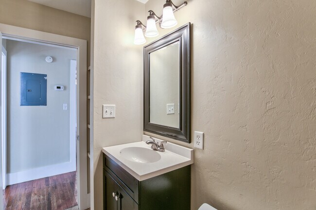 Building Photo - 2002