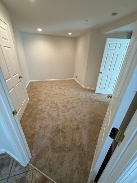 Bonus Room #1 - 911 Lake Front Dr