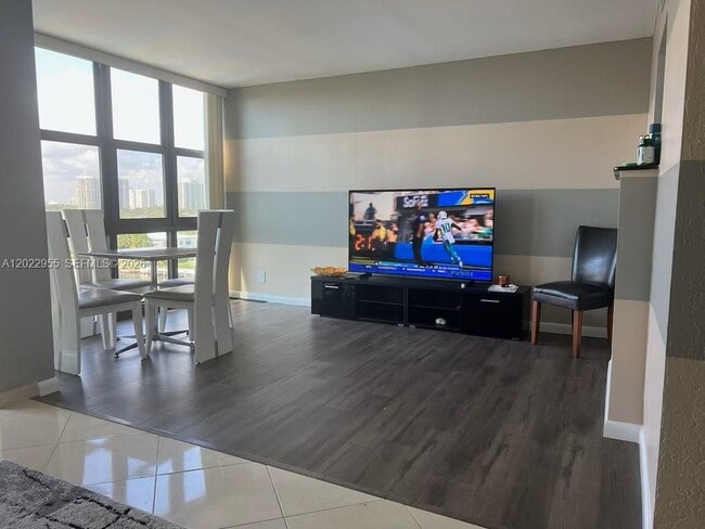 Building Photo - 2017 S Ocean Dr