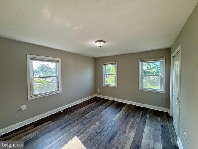 Building Photo - 7204 Glenridge Dr