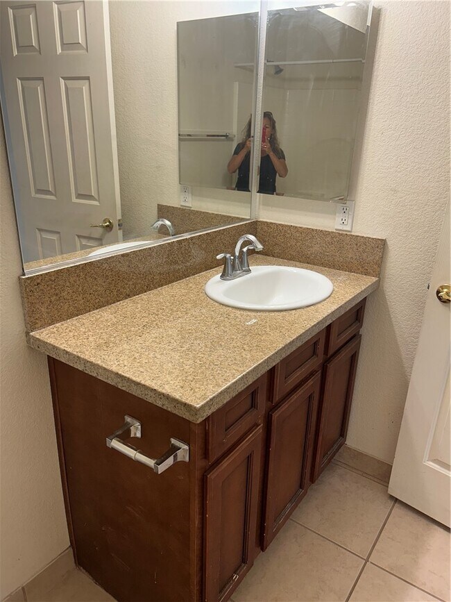 Building Photo - 5775 Bernstein Dr