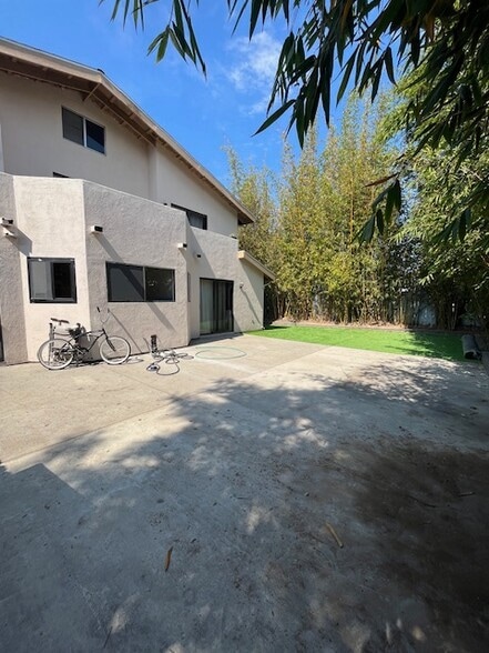 Building Photo - 6555 Segovia Rd