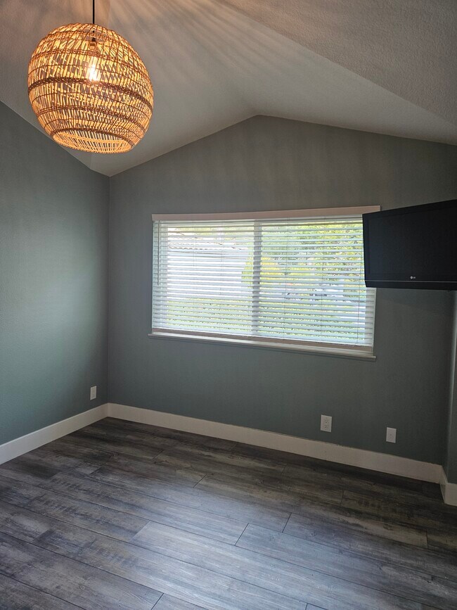 Building Photo - 30902 Club House Dr