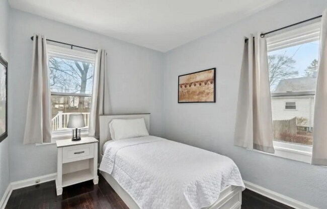 Building Photo - 1809 Rivard Rd