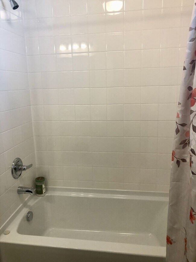 Building Photo - STUNNING 2BD + LOFT HOME WITH LUXURY UPGRA...