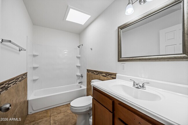 Building Photo - 4115 N 18th Dr