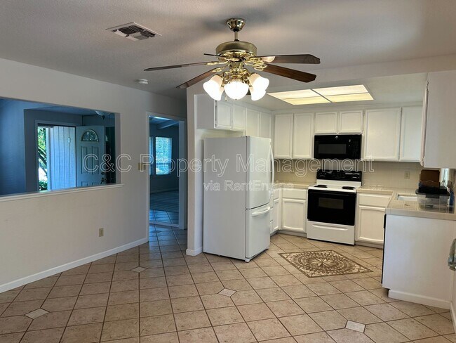 Building Photo - 8190 E Granite Dr
