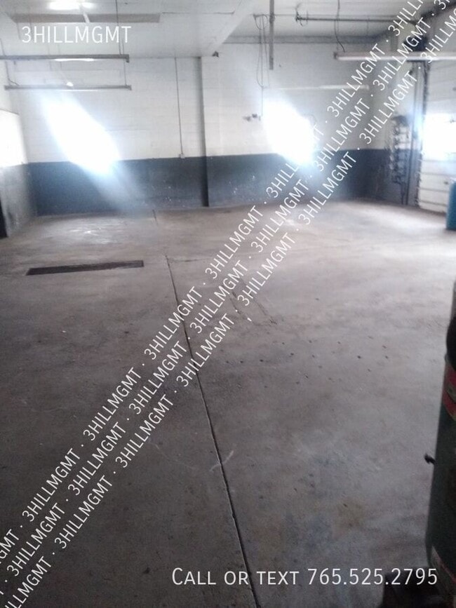 Building Photo - 921 Russellton Rd