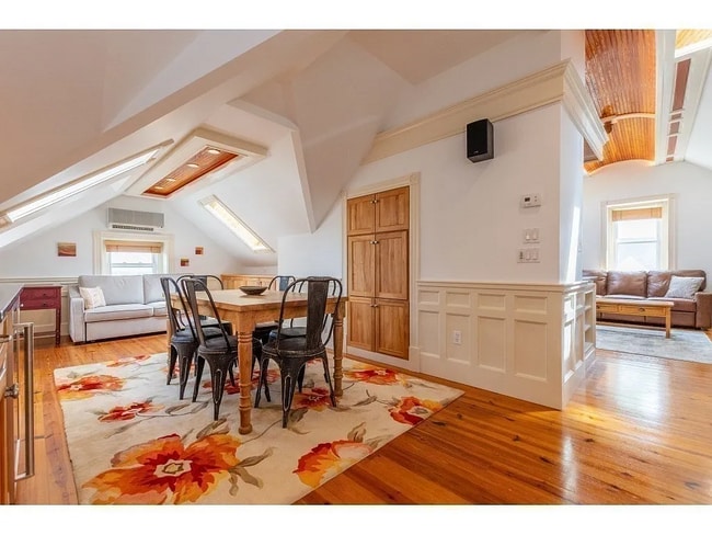 Building Photo - 35 Grandview Ave