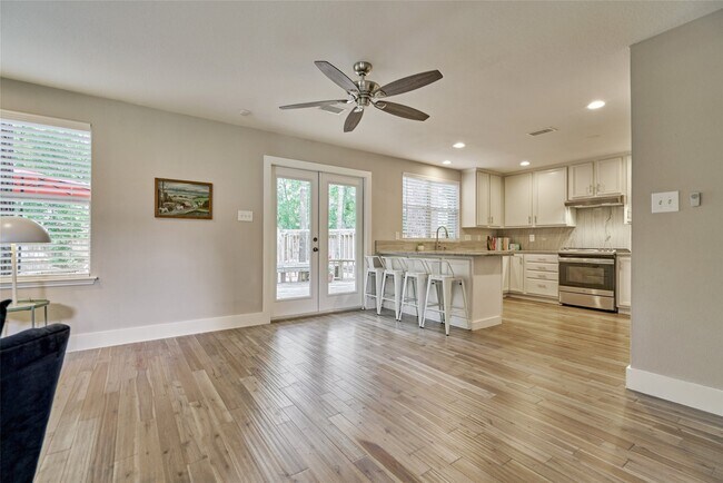 Building Photo - 38 E Gaslight Pl