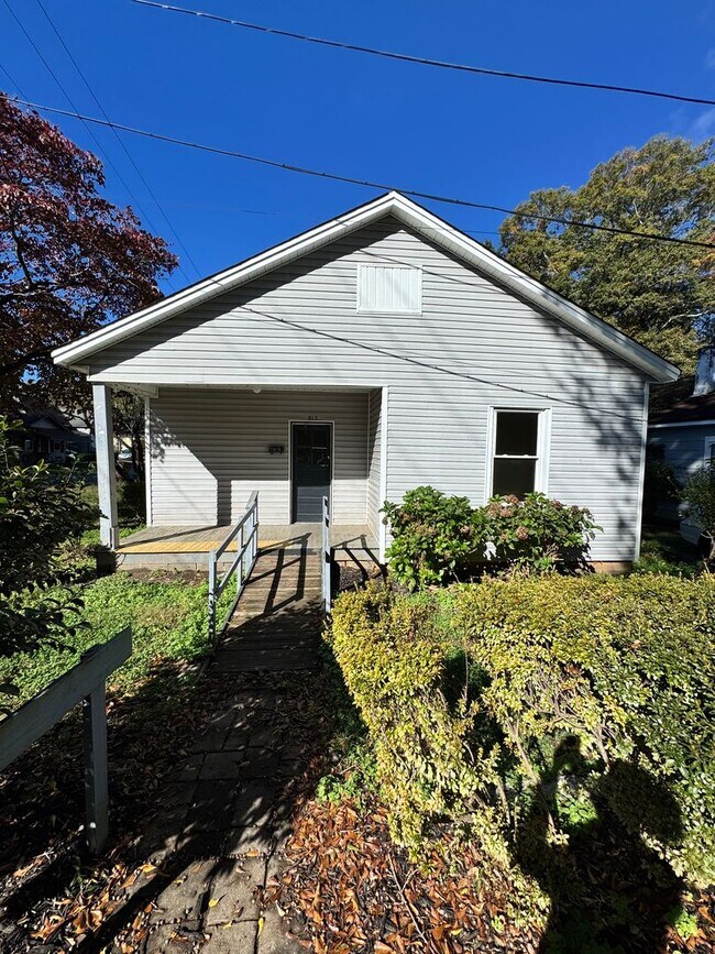 Building Photo - 2/1 House in Downtown Shelby, NC