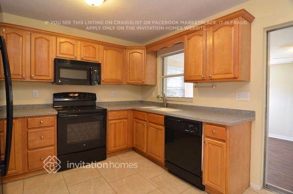 Building Photo - 6420 8th St Ct W