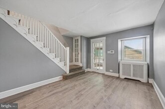 Building Photo - 445 Millbank Rd