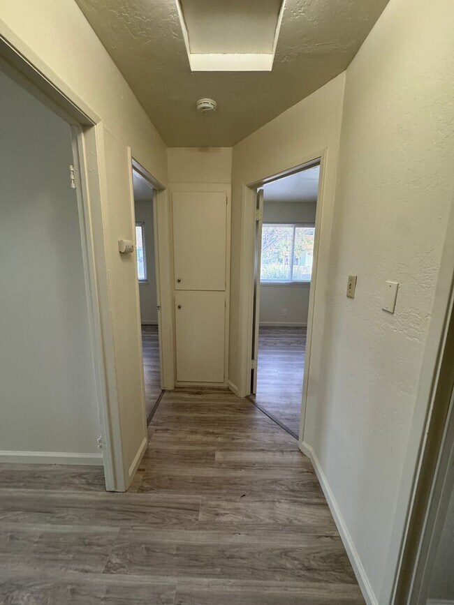 Building Photo - 4360 Twain Dr