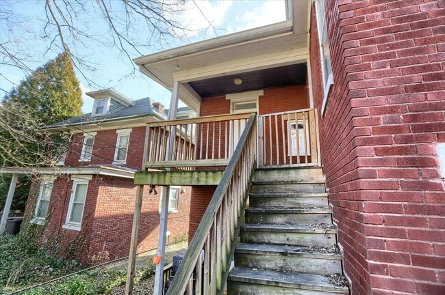 Building Photo - 2038 Market