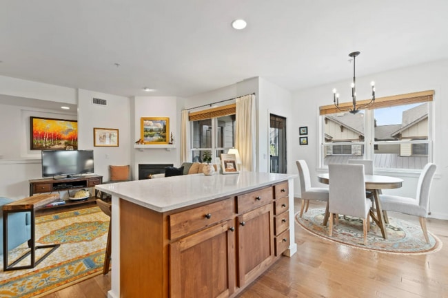 Building Photo - 6310 Locarno Dr