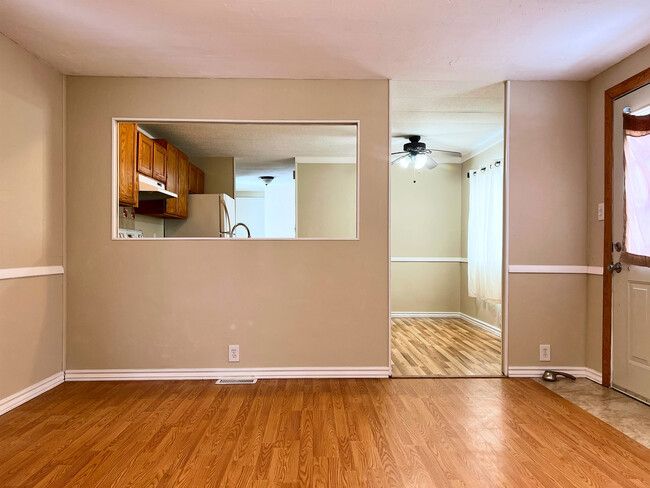 Building Photo - 358 W 170 N