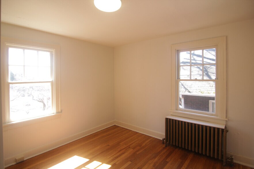 Building Photo - 8001 Saint Lawrence Ave