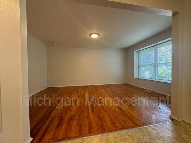 Building Photo - 3324 Bluett Rd