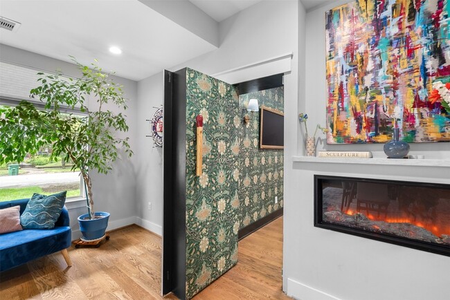 Building Photo - 4503 McKinney St