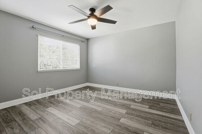 Building Photo - 15120 Venetian Way