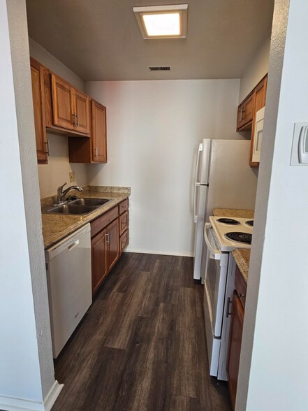 Building Photo - 1855 Zebulon Dr