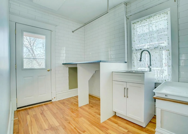 Building Photo - Perfect 5BR Home in Uptown!