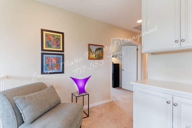 Building Photo - 4 Bedroom Home Corner Lot ~ 1 bedroom on 1st evel ~ 3 Full Bathrooms