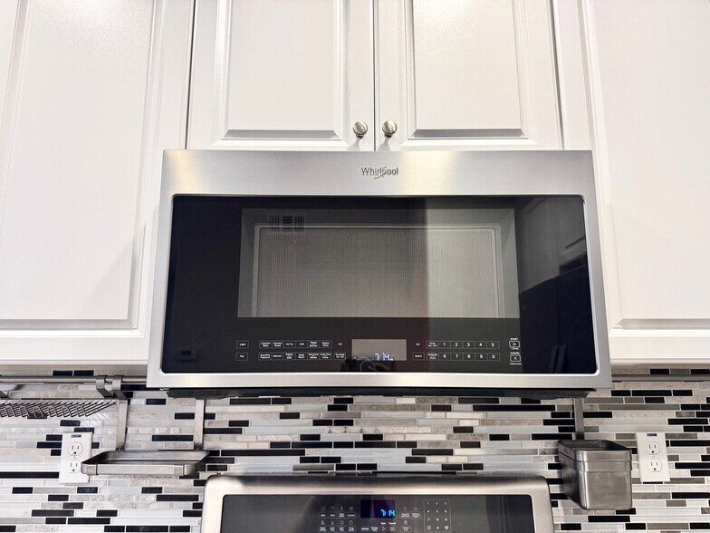 Building Photo - 1117 Genco Terrace