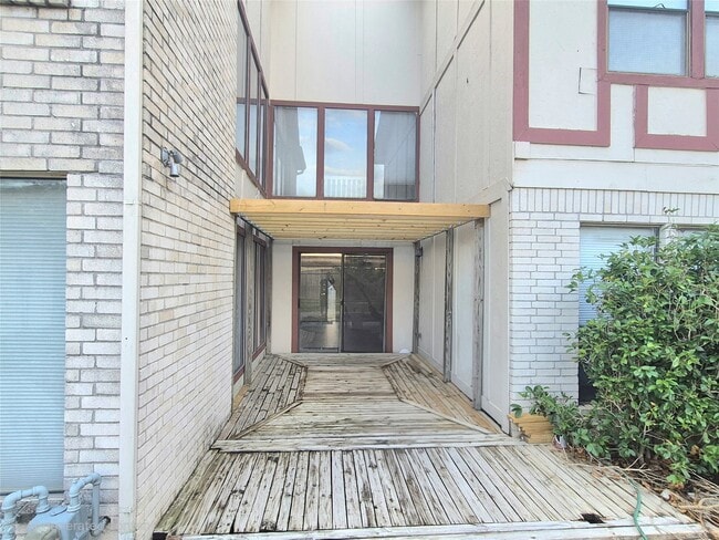 Building Photo - 11911 Dandelion Ln