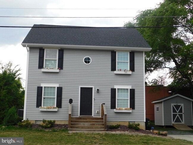 Building Photo - 916 S Loudoun St